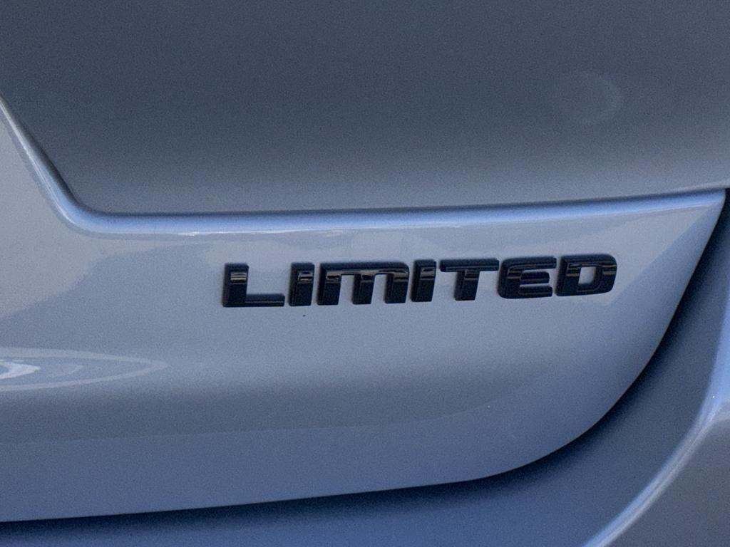 used 2024 Jeep Grand Cherokee L car, priced at $40,195