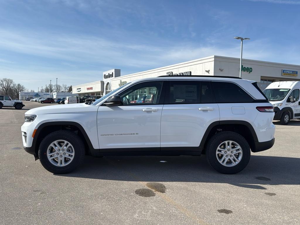 new 2025 Jeep Grand Cherokee car, priced at $37,888