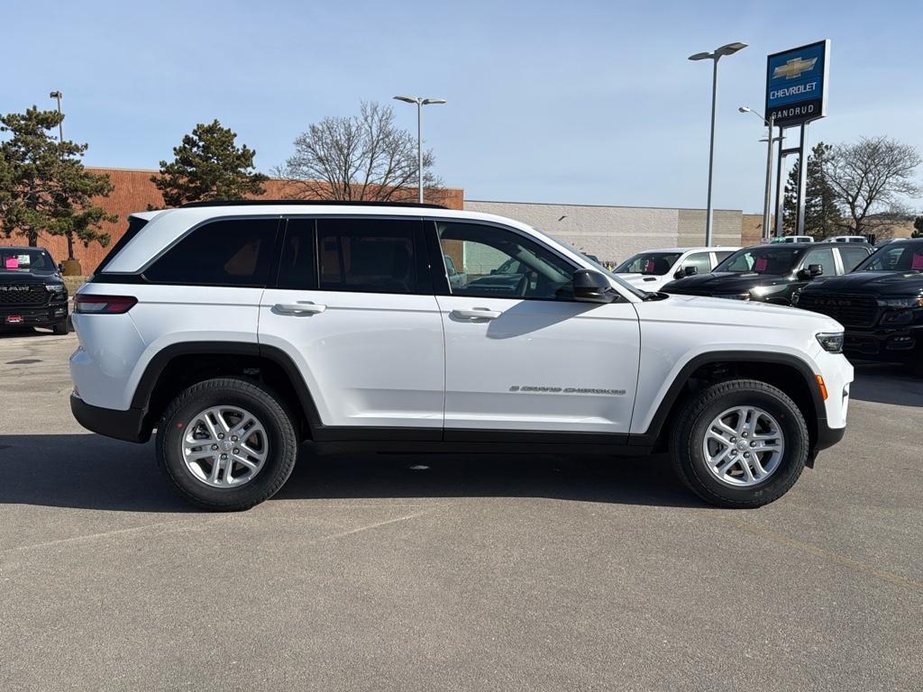 new 2025 Jeep Grand Cherokee car, priced at $37,888