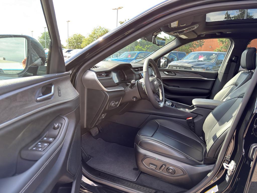 new 2025 Jeep Grand Cherokee L car, priced at $55,072