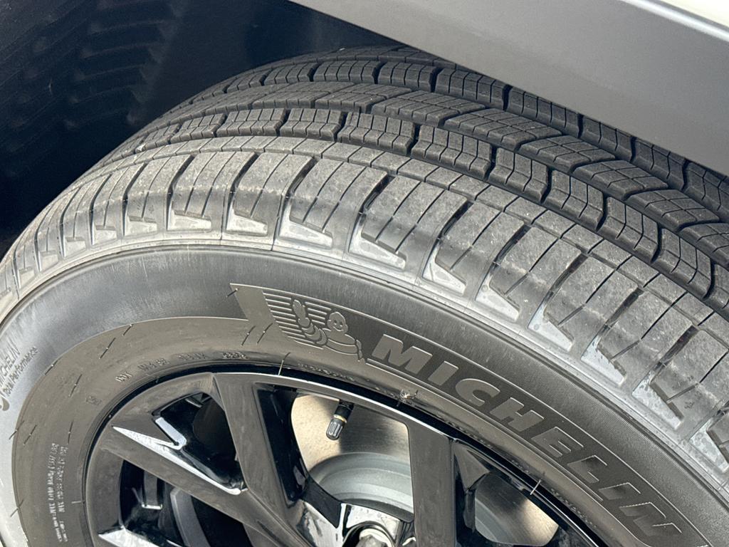 new 2025 Jeep Grand Cherokee car, priced at $45,567