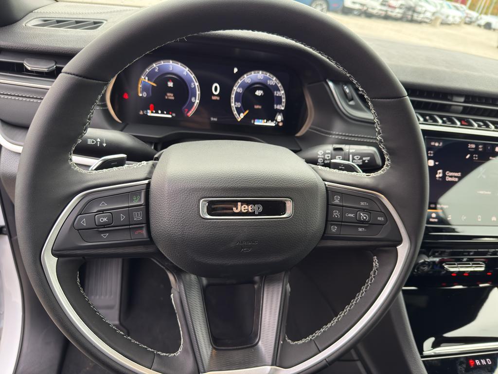 new 2025 Jeep Grand Cherokee car, priced at $45,567