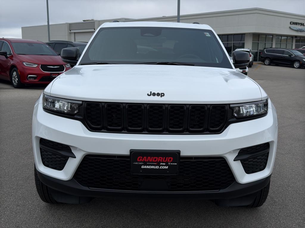 new 2025 Jeep Grand Cherokee car, priced at $45,567