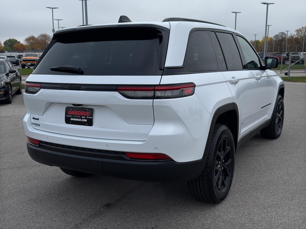 new 2025 Jeep Grand Cherokee car, priced at $45,567