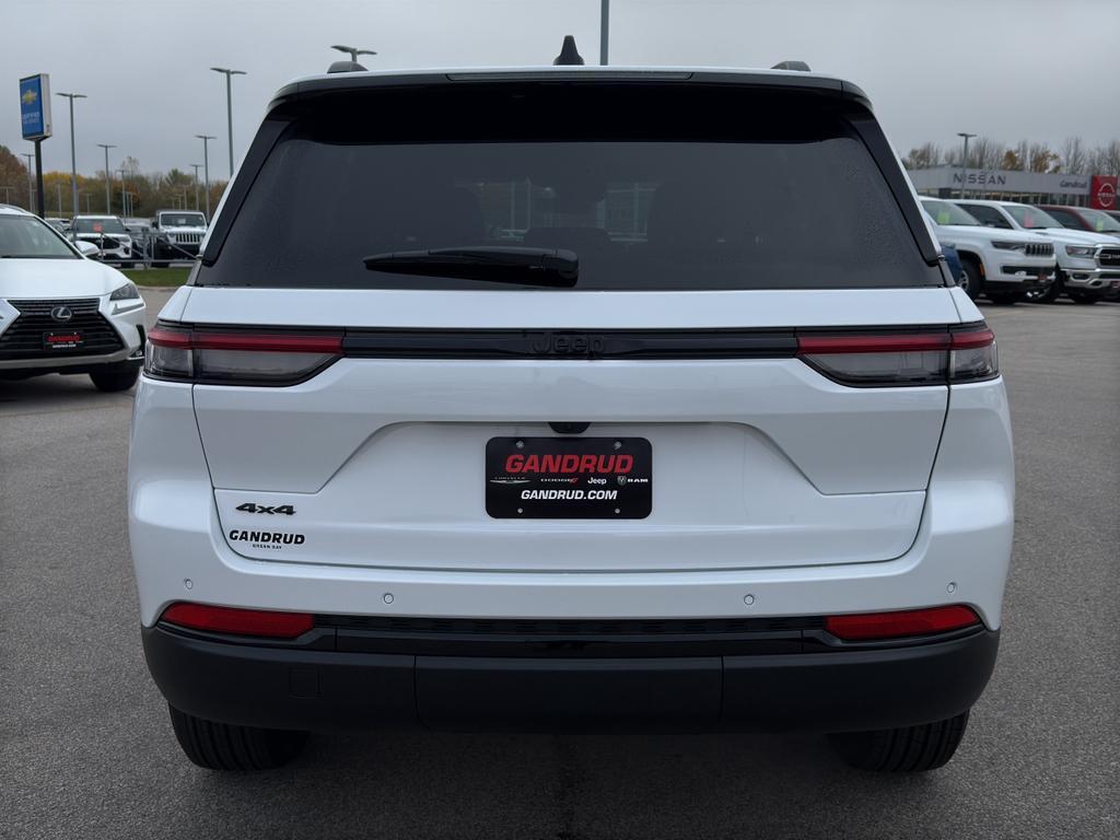 new 2025 Jeep Grand Cherokee car, priced at $45,567