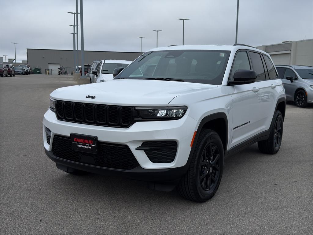 new 2025 Jeep Grand Cherokee car, priced at $45,567