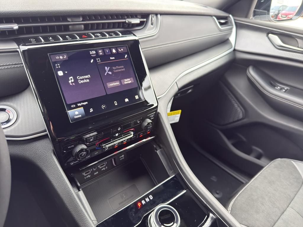 new 2025 Jeep Grand Cherokee car, priced at $45,567