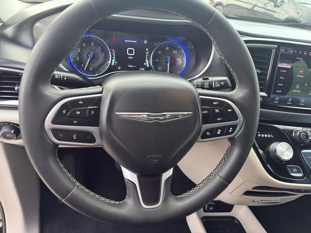 used 2023 Chrysler Pacifica car, priced at $29,995