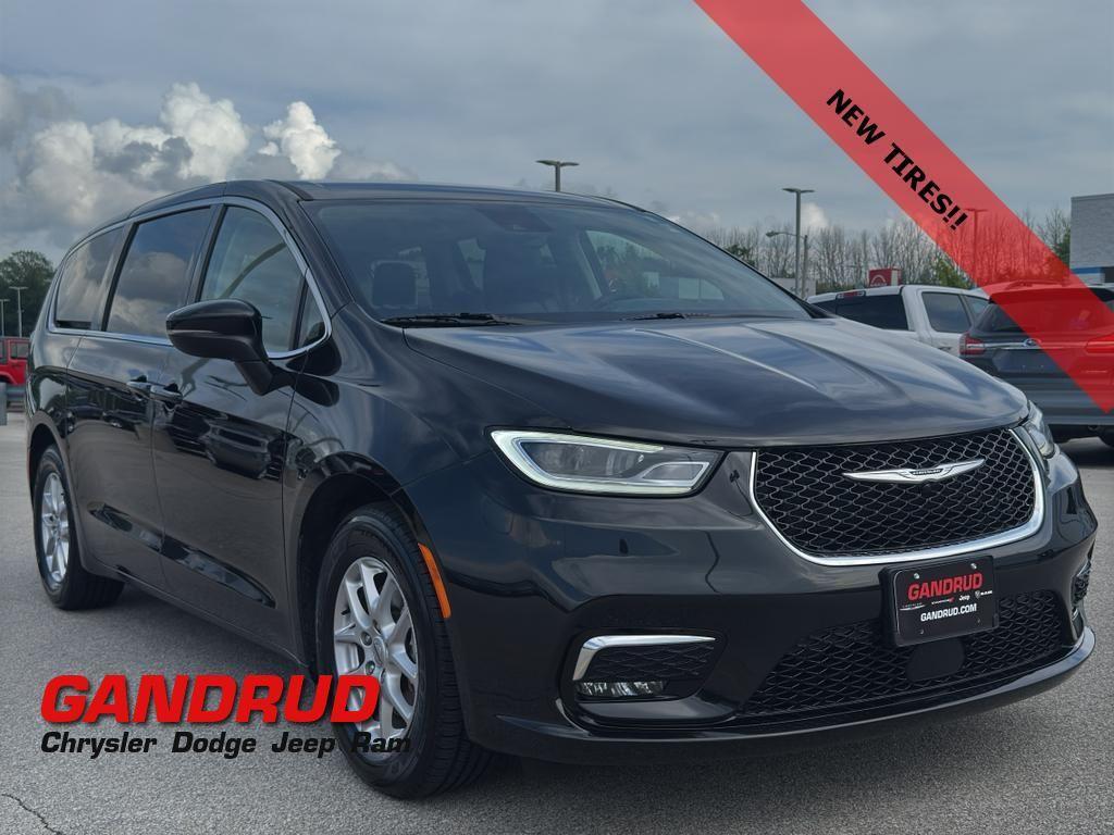 used 2023 Chrysler Pacifica car, priced at $29,995
