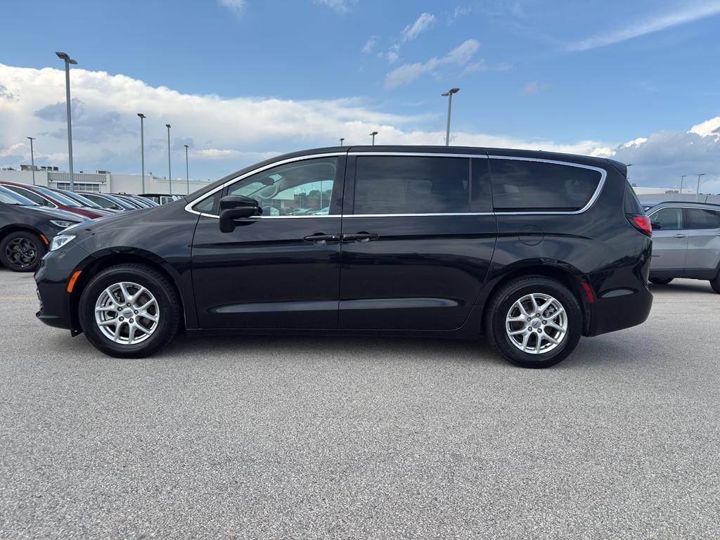 used 2023 Chrysler Pacifica car, priced at $29,995