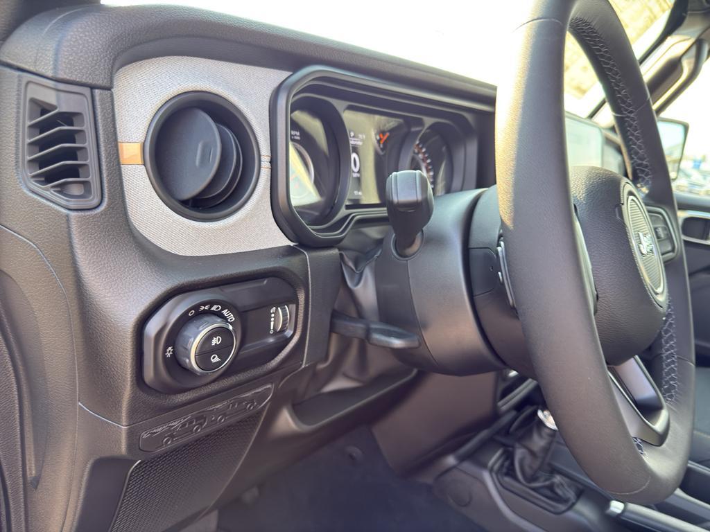 new 2025 Jeep Gladiator car, priced at $46,823