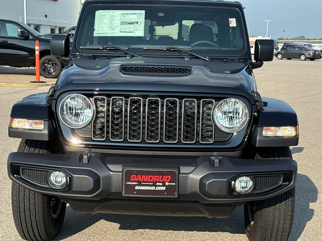 new 2025 Jeep Gladiator car, priced at $46,823