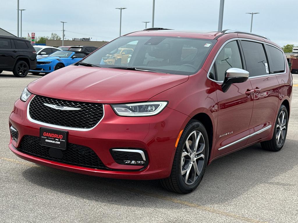 new 2025 Chrysler Pacifica car, priced at $57,920