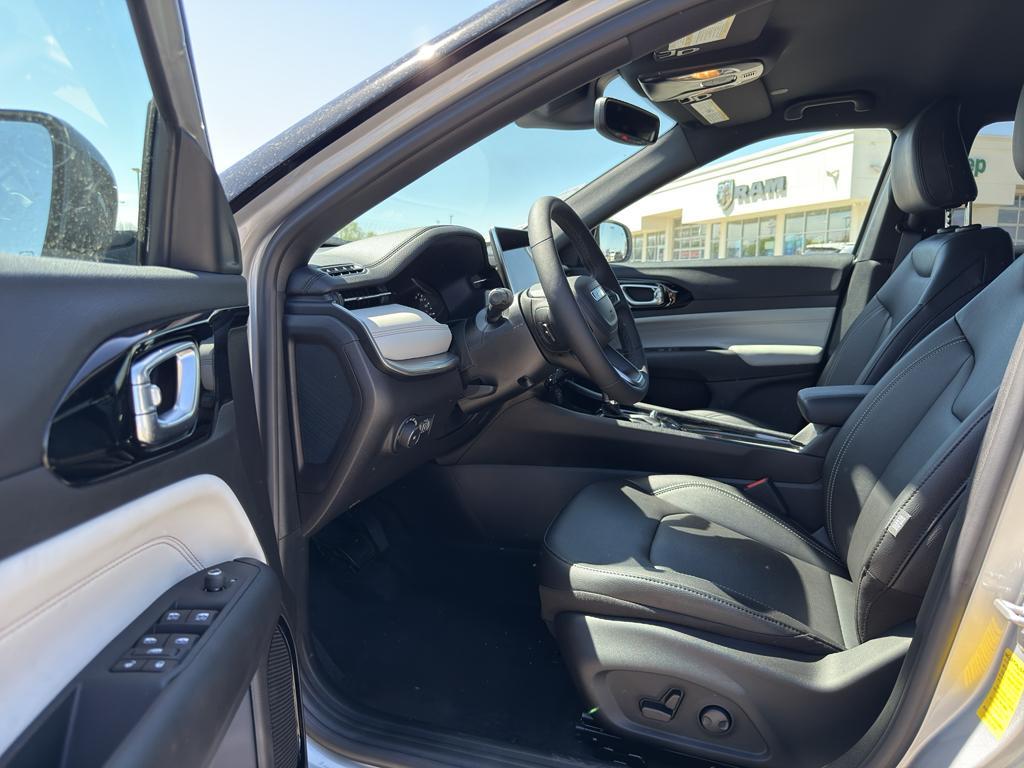 new 2025 Jeep Compass car, priced at $34,091