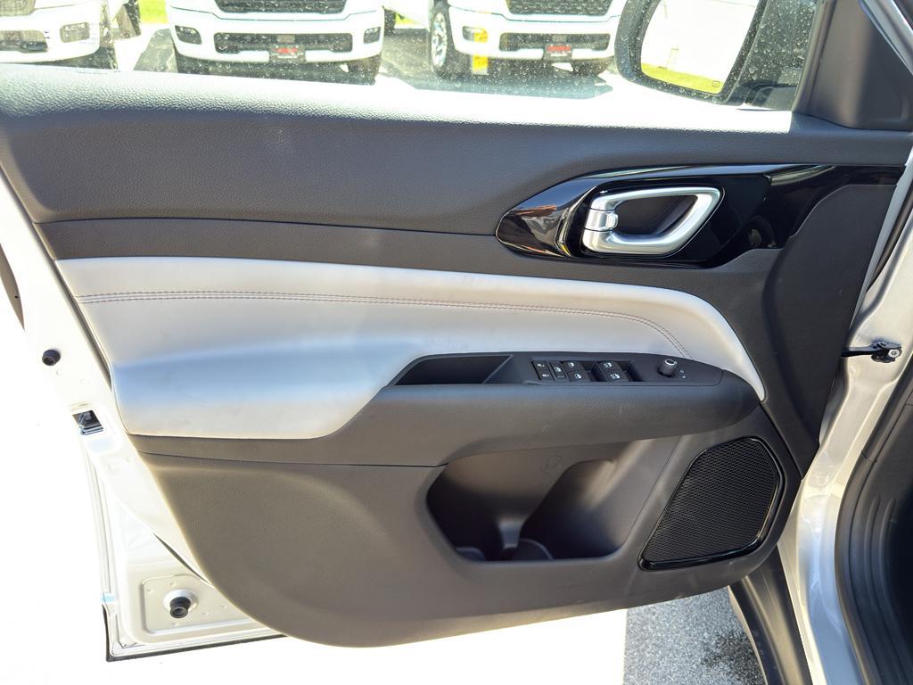new 2025 Jeep Compass car, priced at $34,091