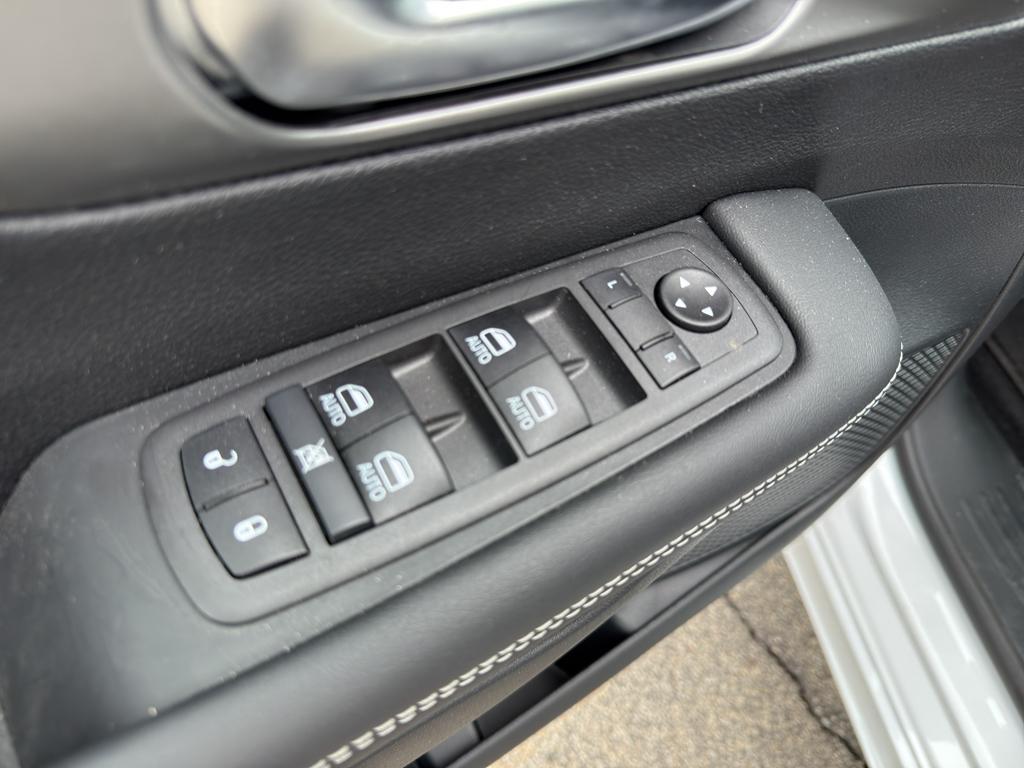 new 2025 Chrysler Pacifica car, priced at $42,625