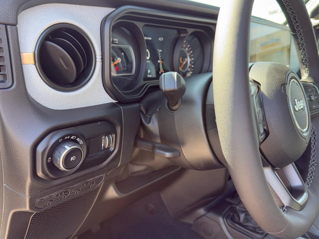 new 2025 Jeep Wrangler car, priced at $51,967