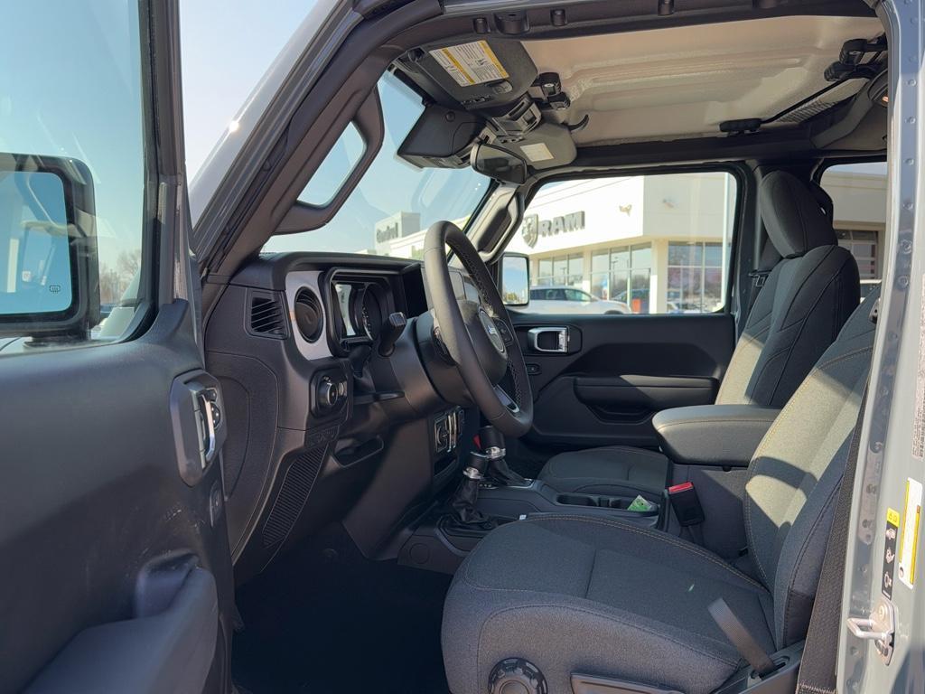 new 2025 Jeep Wrangler car, priced at $51,967