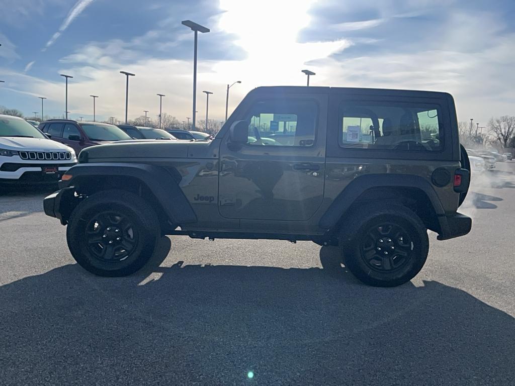 new 2025 Jeep Wrangler car, priced at $38,774