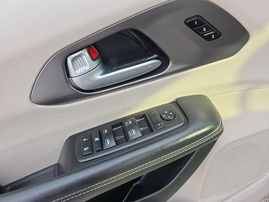 used 2024 Chrysler Pacifica car, priced at $34,995