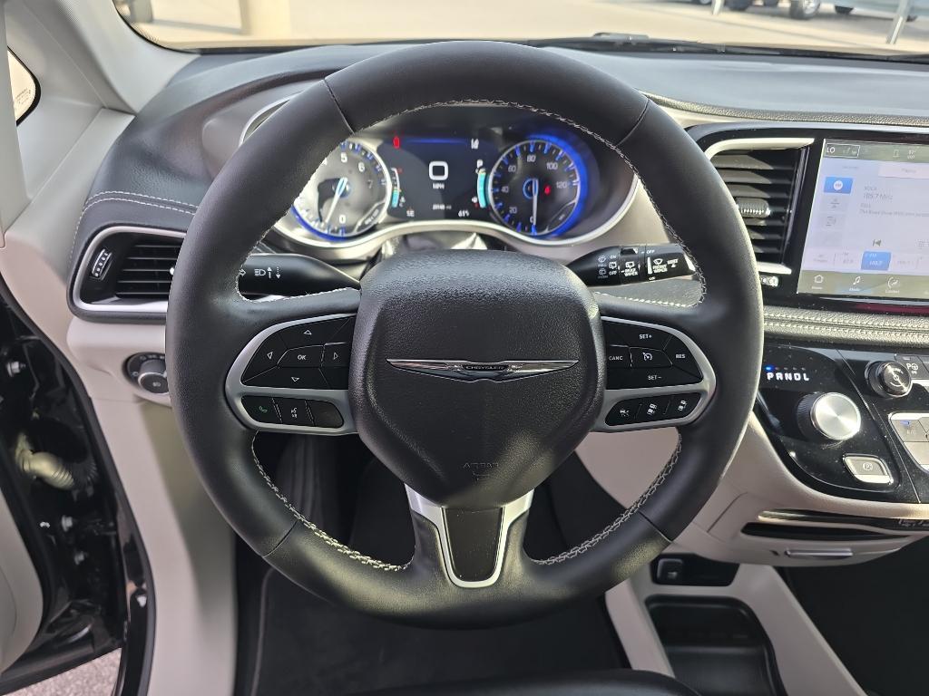 used 2024 Chrysler Pacifica car, priced at $34,995