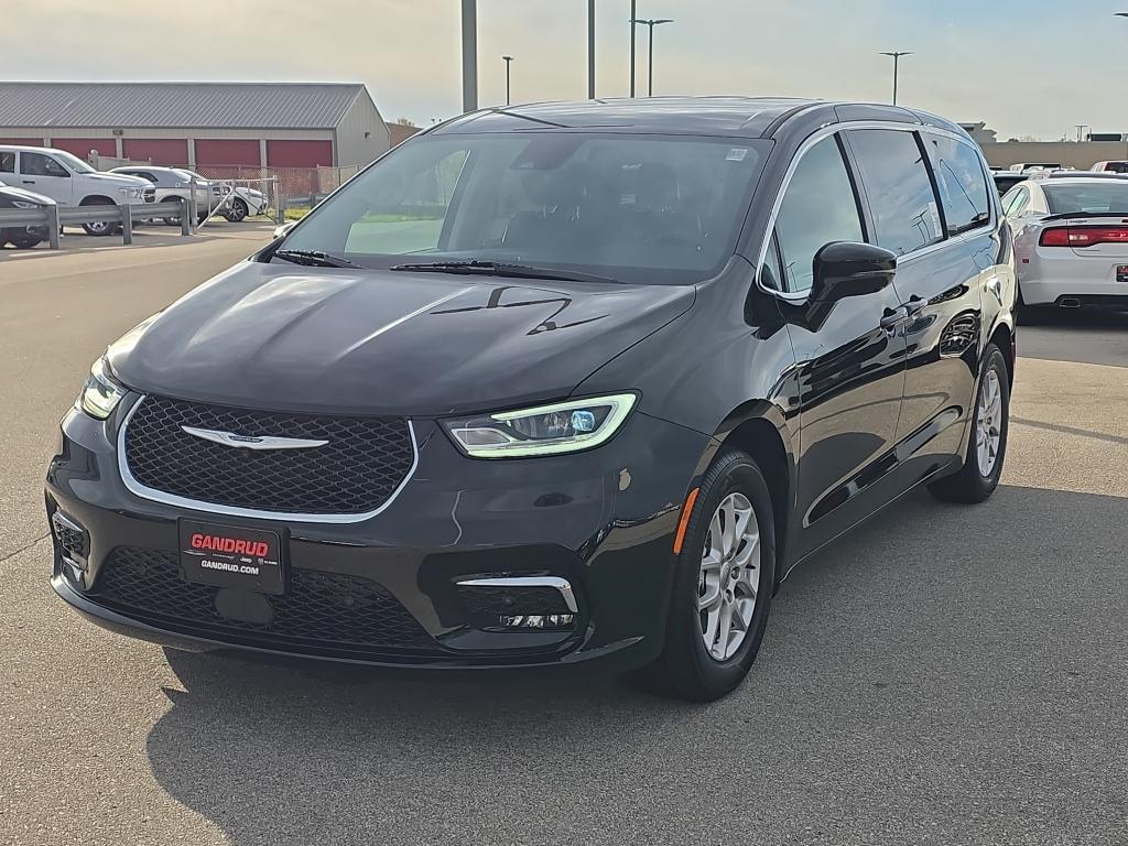used 2024 Chrysler Pacifica car, priced at $34,995