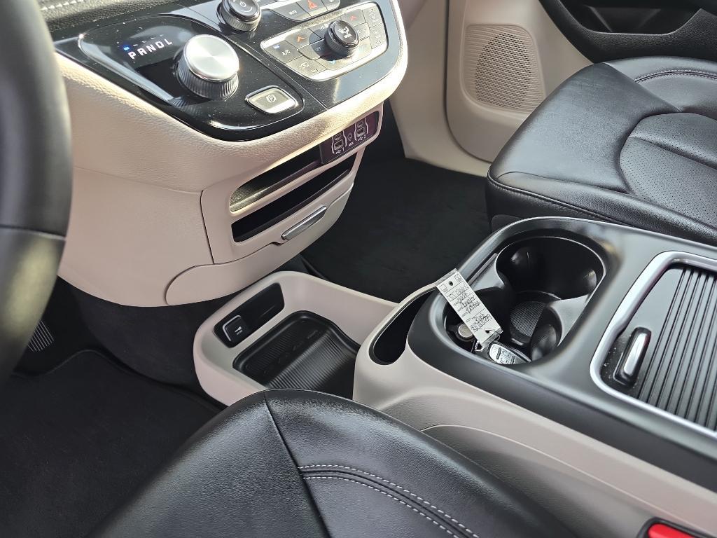 used 2024 Chrysler Pacifica car, priced at $34,995