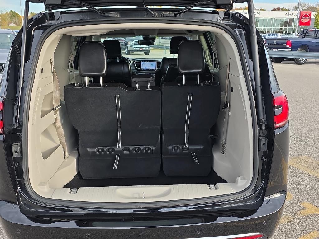 used 2024 Chrysler Pacifica car, priced at $34,995