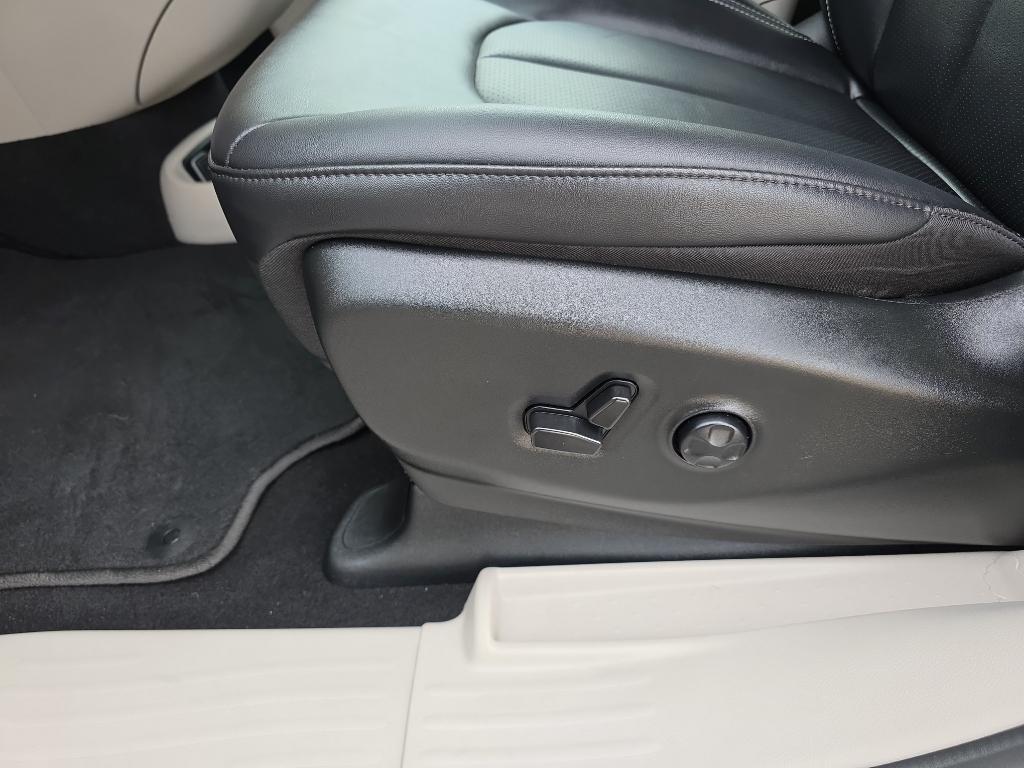 used 2024 Chrysler Pacifica car, priced at $34,995