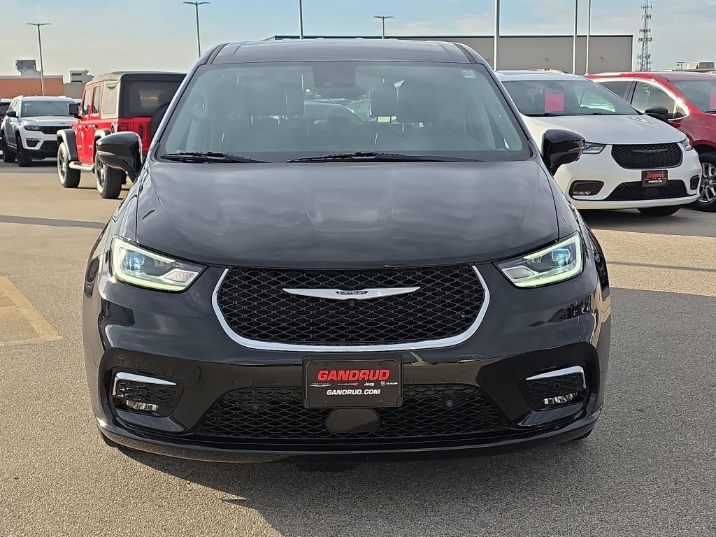 used 2024 Chrysler Pacifica car, priced at $34,995