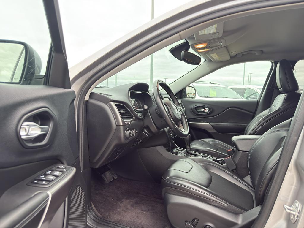 used 2019 Jeep Cherokee car, priced at $20,595