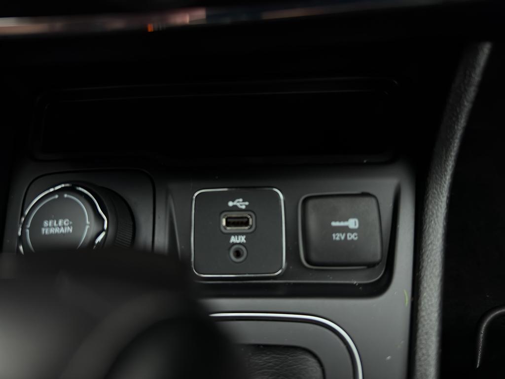 used 2019 Jeep Cherokee car, priced at $20,595
