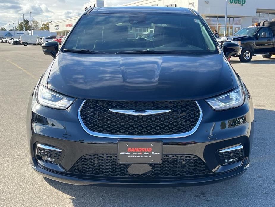 new 2025 Chrysler Pacifica car, priced at $47,345