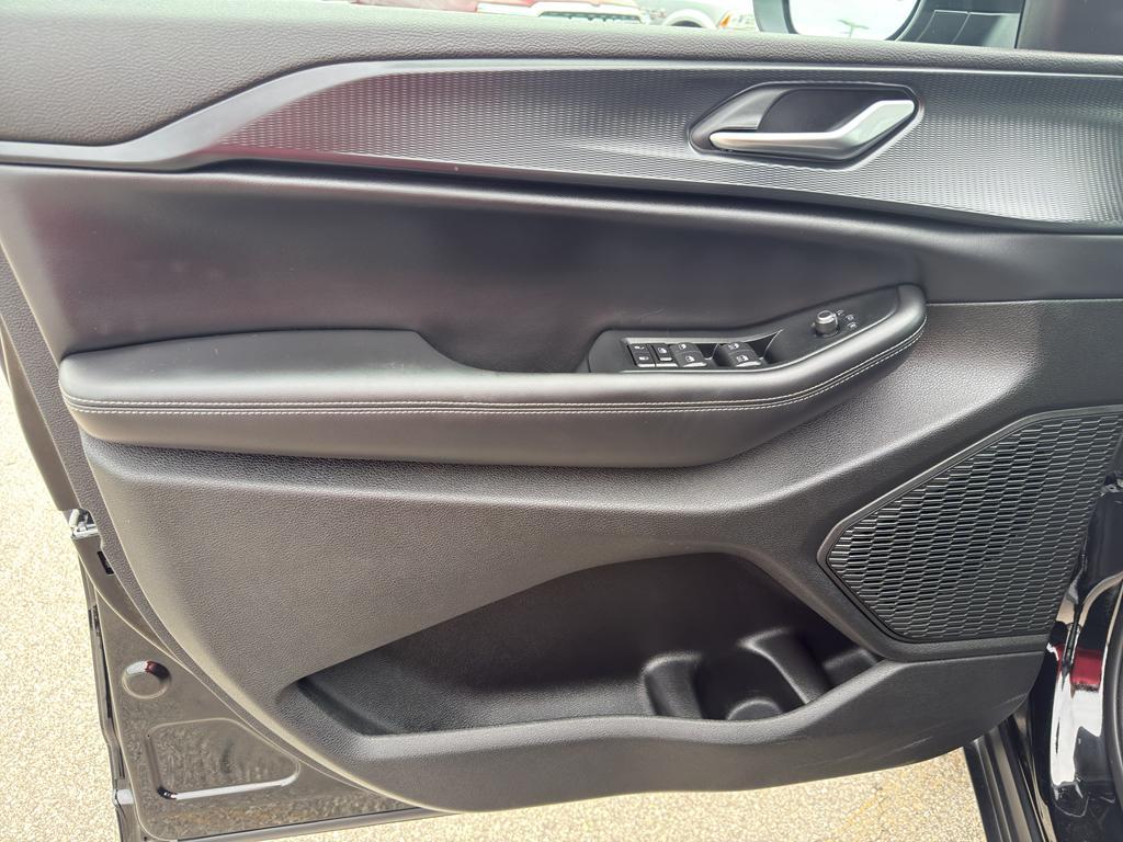 used 2024 Jeep Grand Cherokee L car, priced at $34,995