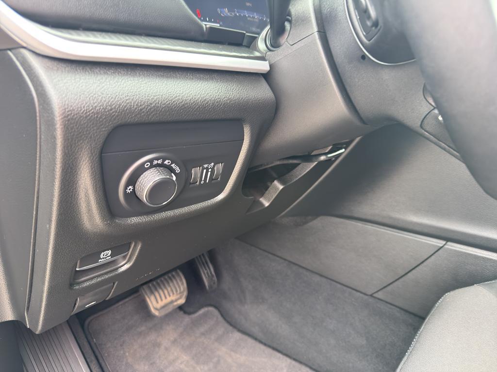 used 2024 Jeep Grand Cherokee L car, priced at $34,995