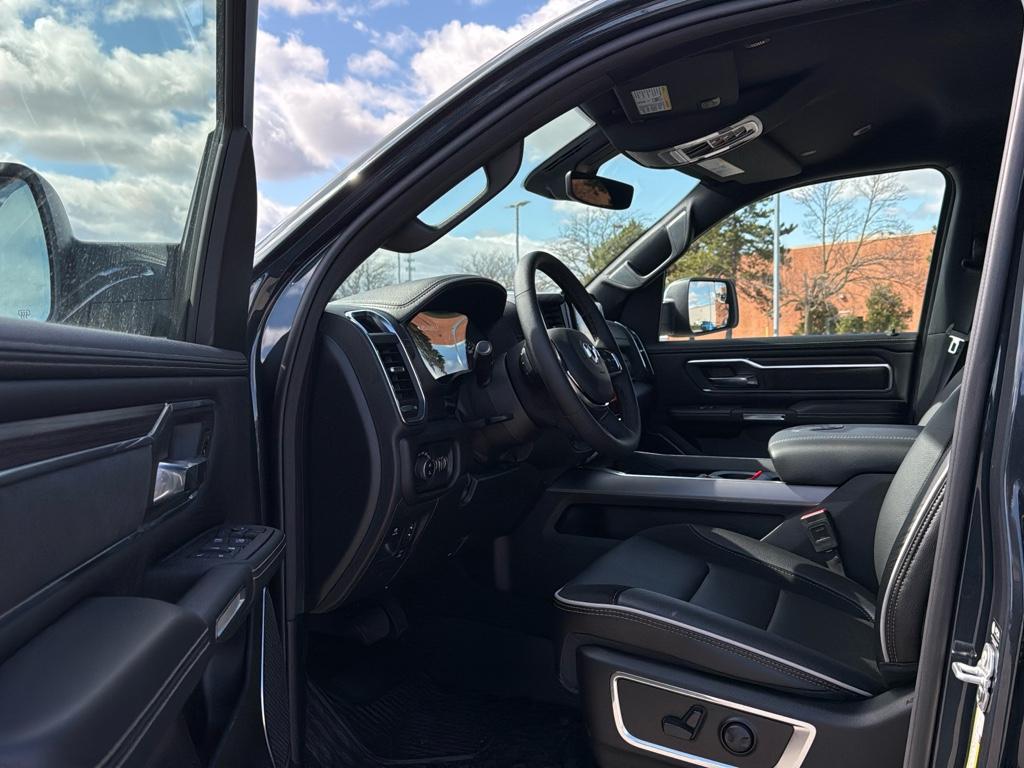 new 2025 Ram 1500 car, priced at $60,912