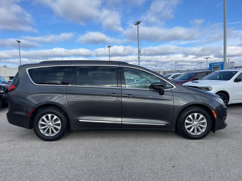 used 2017 Chrysler Pacifica car, priced at $10,895