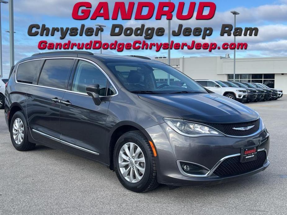 used 2017 Chrysler Pacifica car, priced at $10,895