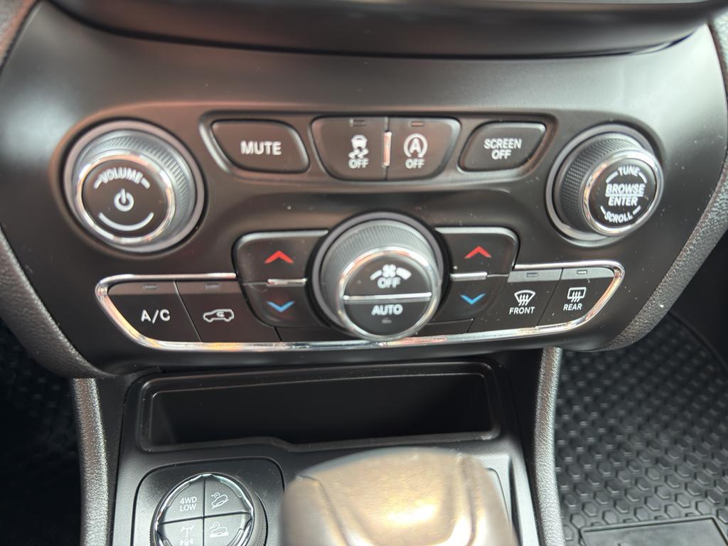 used 2021 Jeep Cherokee car, priced at $22,995