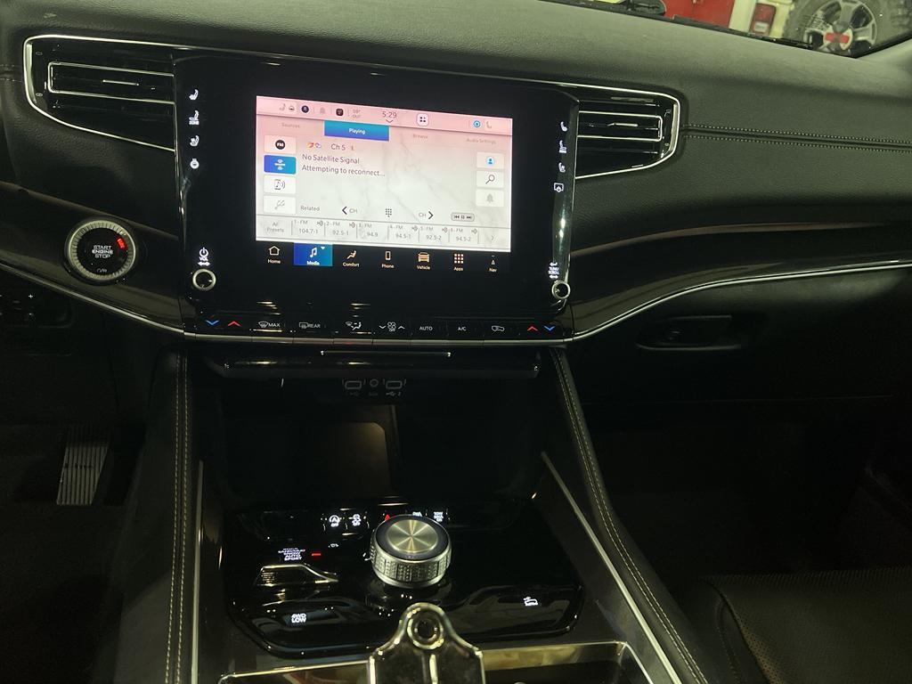 used 2024 Jeep Wagoneer car