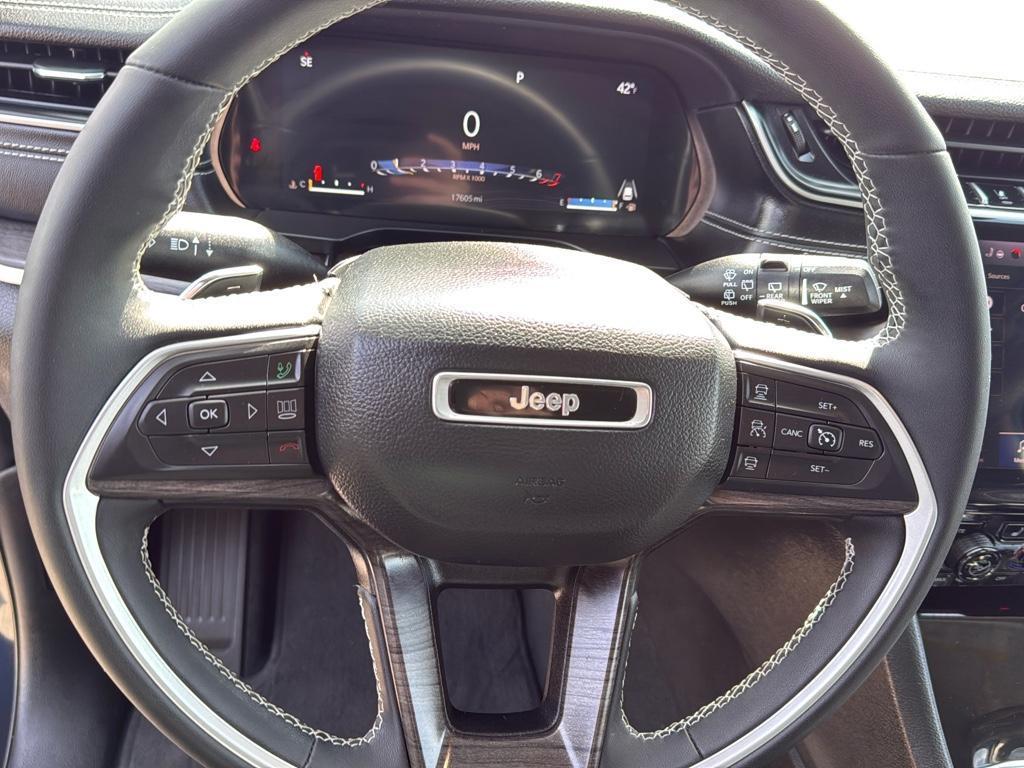 used 2023 Jeep Grand Cherokee car, priced at $35,695