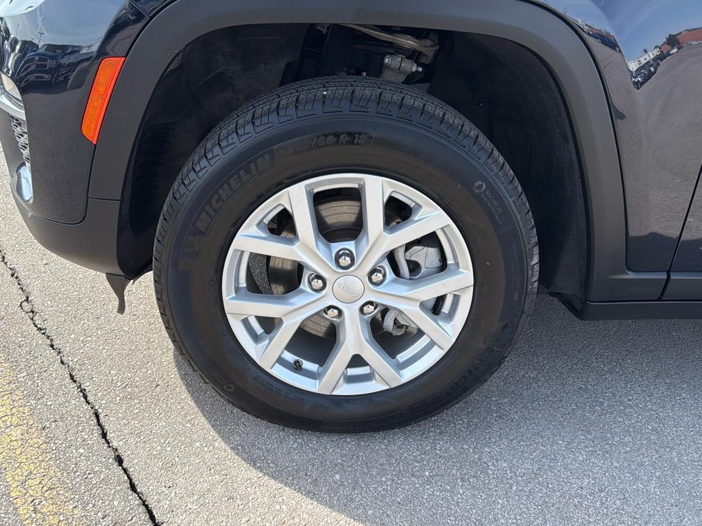 used 2023 Jeep Grand Cherokee car, priced at $35,695