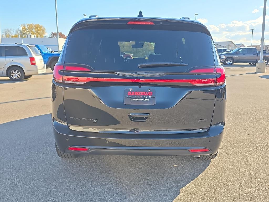 new 2026 Chrysler Pacifica car, priced at $50,401