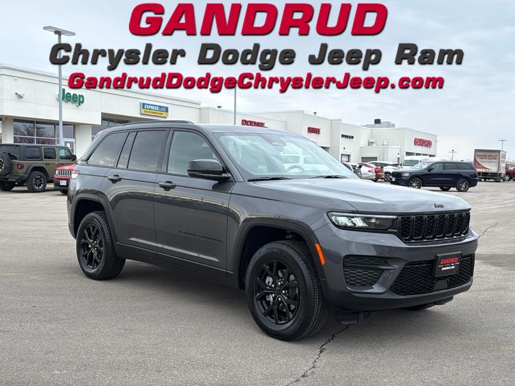 new 2025 Jeep Grand Cherokee car, priced at $45,279