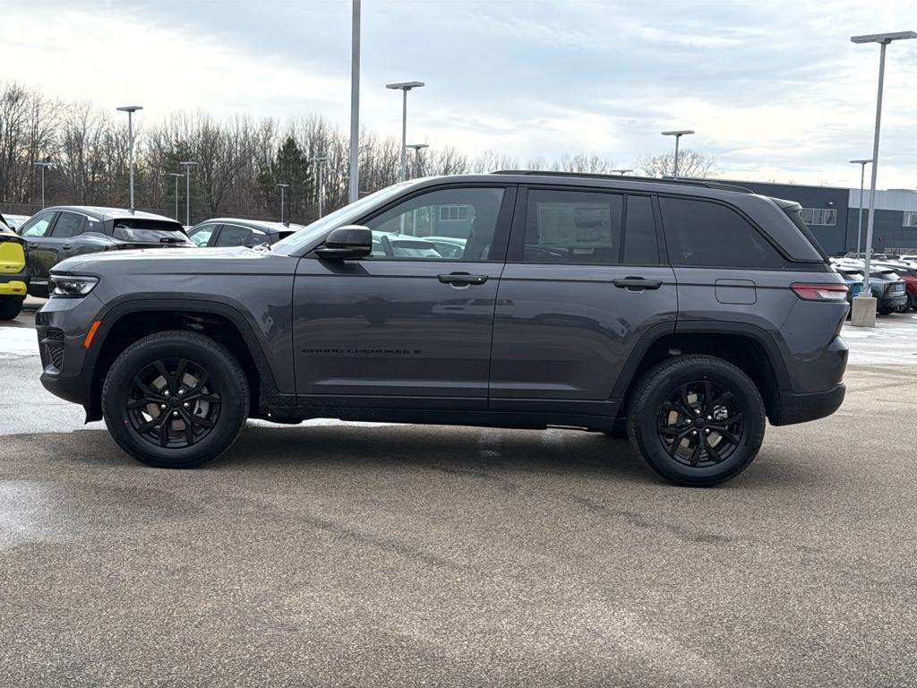 new 2025 Jeep Grand Cherokee car, priced at $45,279