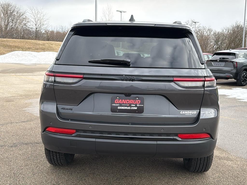 new 2025 Jeep Grand Cherokee car, priced at $45,279