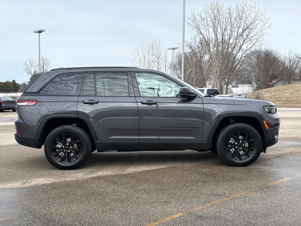 new 2025 Jeep Grand Cherokee car, priced at $45,279