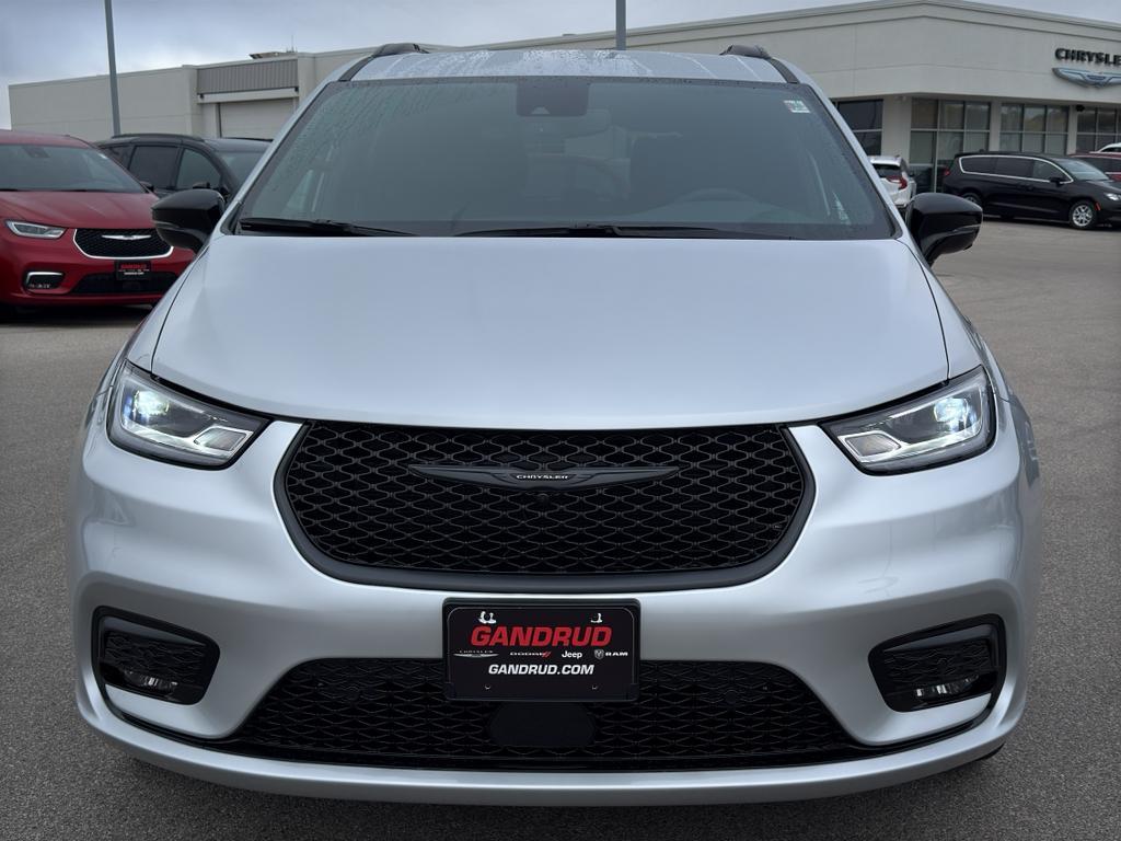 new 2026 Chrysler Pacifica car, priced at $50,577