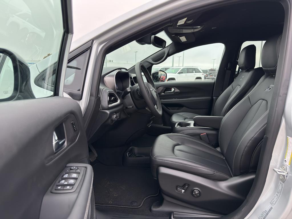 new 2026 Chrysler Pacifica car, priced at $50,577