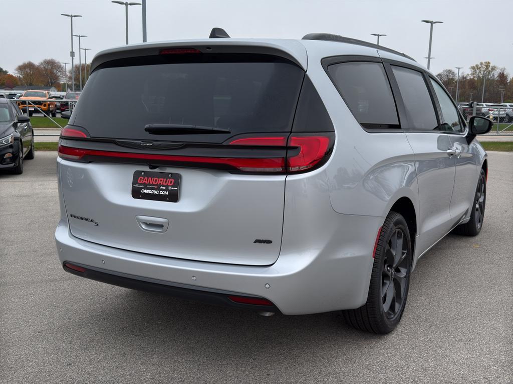 new 2026 Chrysler Pacifica car, priced at $50,577